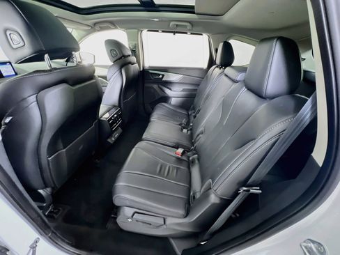 Used 2024 Acura MDX SH-AWD w/ Technology Package image 24