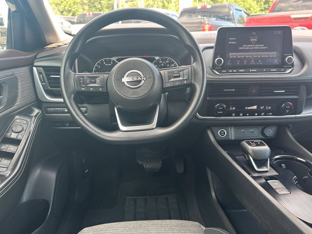 Used 2023 Nissan Rogue SV AWD/4WD image 16