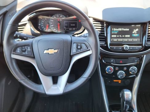 Used 2017 Chevrolet Trax Premier w/ Driver Confidence II Package FWD image 32