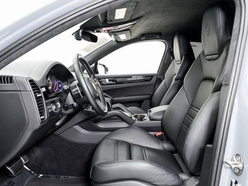 Certified 2022 Porsche Cayenne Turbo GT image 8