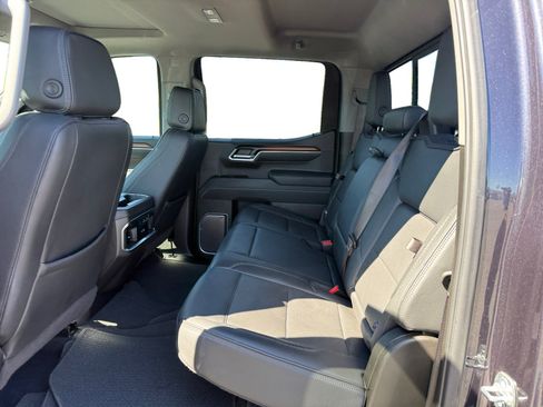 Used 2025 GMC Sierra 1500 Denali w/ Technology Package AWD/4WD image 16