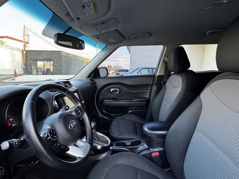 Used 2017 Kia Soul + w/ Audio Package image 9