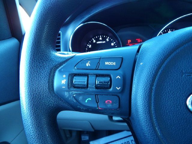 Used 2016 Kia Sedona LX w/ Option Group 020 FWD image 23