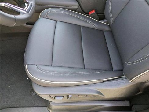 New 2025 Chevrolet Suburban Premier image 4