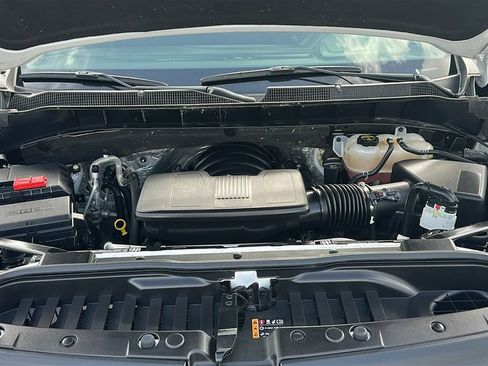 Used 2025 Chevrolet Silverado 1500 LT RWD image 3
