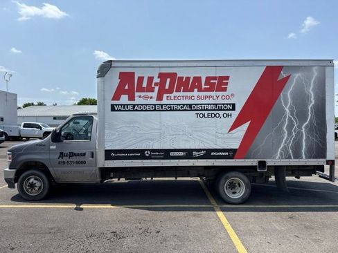 Used 2022 Ford E-450 and Econoline 450 Super Duty RWD image 3