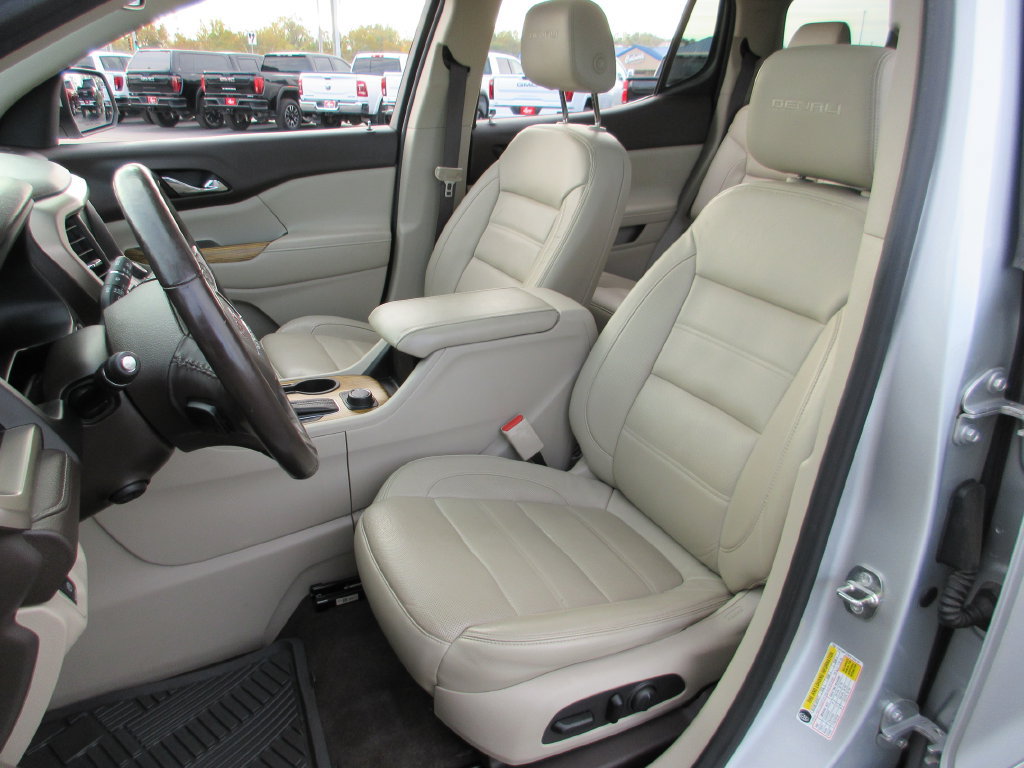 Certified 2017 GMC Acadia Denali w/ Technology Package FWD image 22