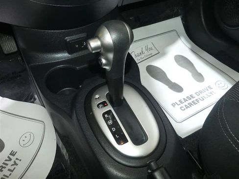 Used 2017 Nissan Versa SV FWD image 37