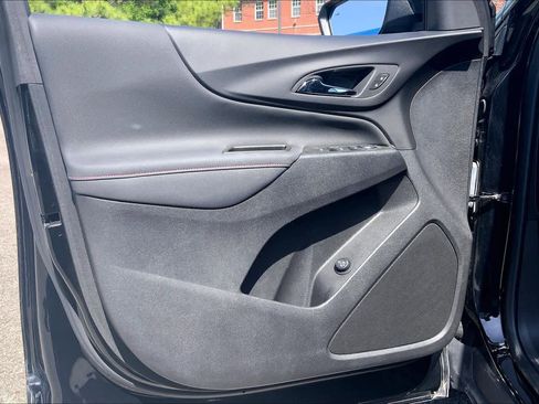 Used 2023 Chevrolet Equinox RS FWD image 22