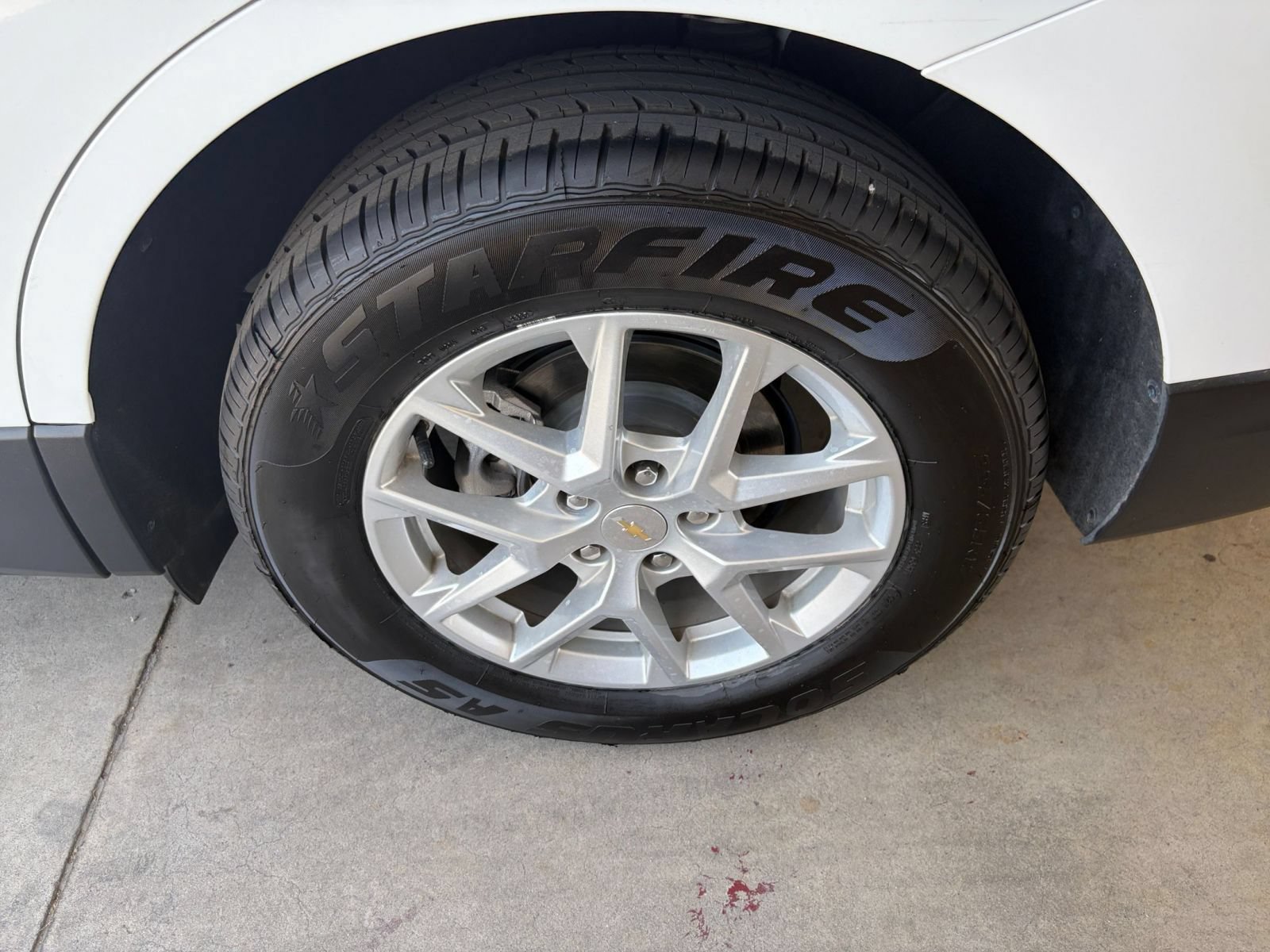 Used 2024 Chevrolet Equinox LT FWD image 30
