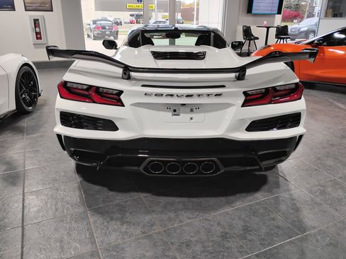 New 2026 Chevrolet Corvette Z06 w/ Z07 Performance Package image 14