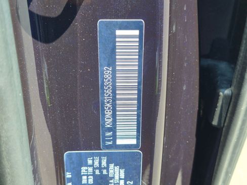 Used 2025 Kia Carnival FWD image 38