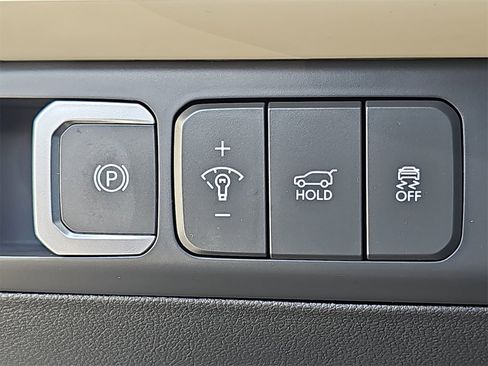 Certified 2025 Hyundai Santa Fe SEL image 29