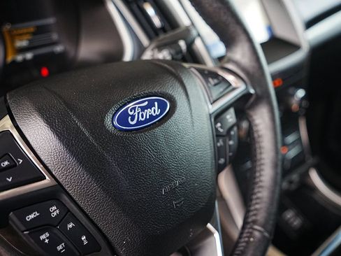 Used 2020 Ford Edge SEL w/ Convenience Package FWD image 12