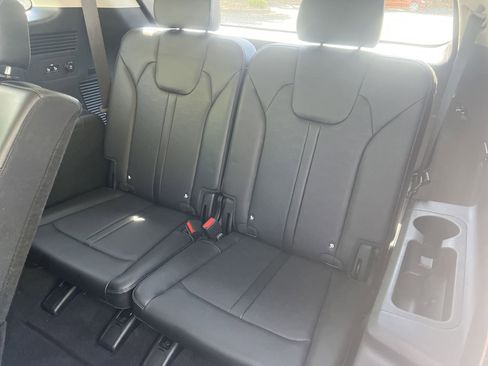 Used 2024 Kia Sorento S FWD image 19
