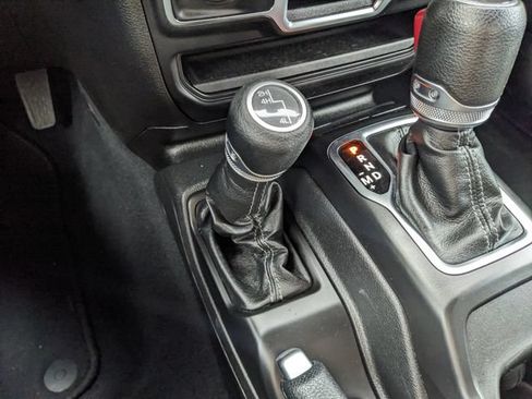 Used 2024 Jeep Wrangler Sport AWD/4WD image 25