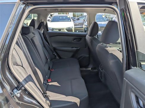 Used 2024 Nissan Rogue S image 11