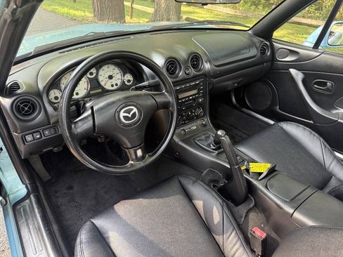 Used 2001 MAZDA MX-5 Miata RWD image 25