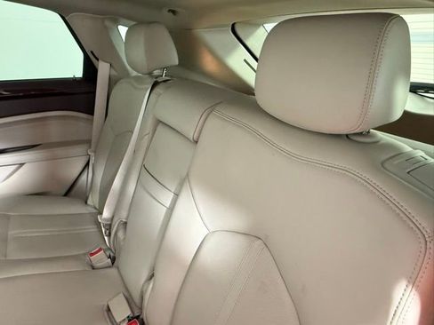 Used 2012 Cadillac SRX Luxury image 40