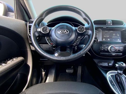 Used 2018 Kia Soul + FWD image 6
