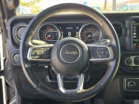 Used 2022 Jeep Gladiator Overland image 14