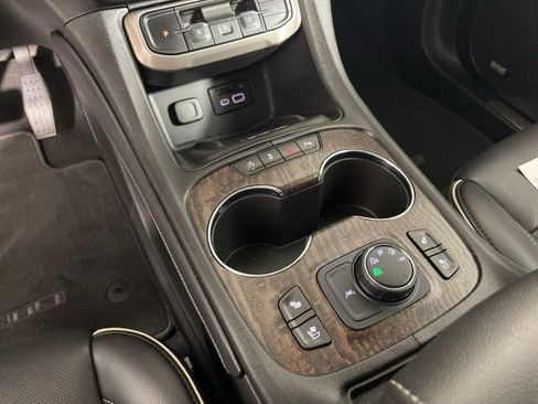 Used 2021 GMC Acadia Denali w/ Denali Ultimate Package image 15