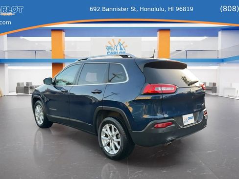 Used 2018 Jeep Cherokee Trailhawk AWD/4WD image 14