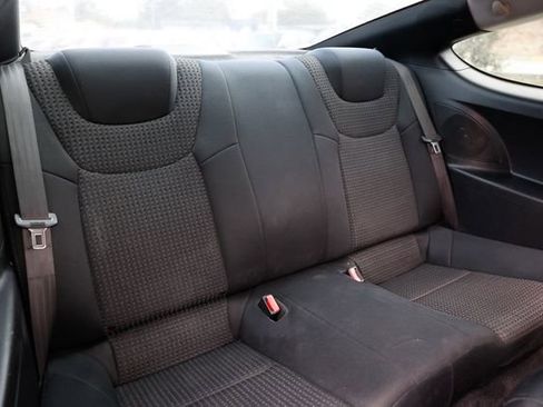 Used 2011 Hyundai Genesis 2.0T image 17