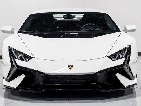 Used 2023 Lamborghini Huracan Tecnica image 8