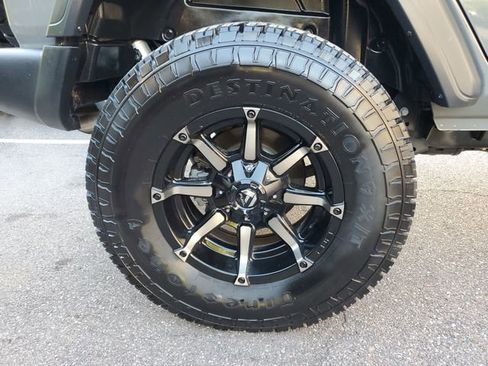 Used 2018 Jeep Wrangler Unlimited Sport S AWD/4WD image 5