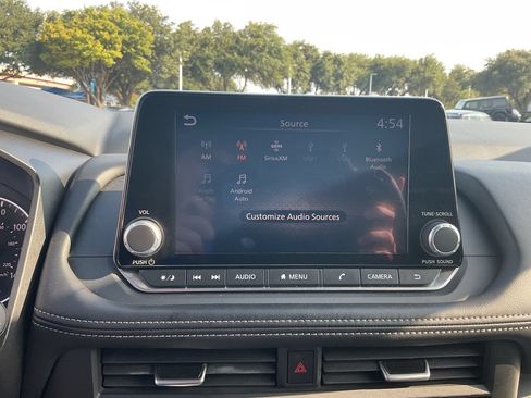 Used 2025 Nissan Rogue SV FWD image 29