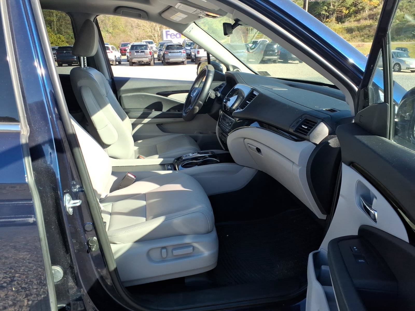 Certified 2022 Honda Pilot Touring image 19