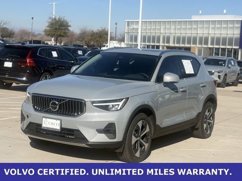Certified 2025 Volvo XC40 B5 Plus image 2