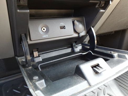 Used 2014 Ford F150 XLT w/ XLT Chrome Package AWD/4WD image 29