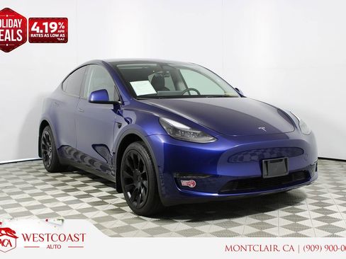 Used 2023 Tesla Model Y Long Range image 1