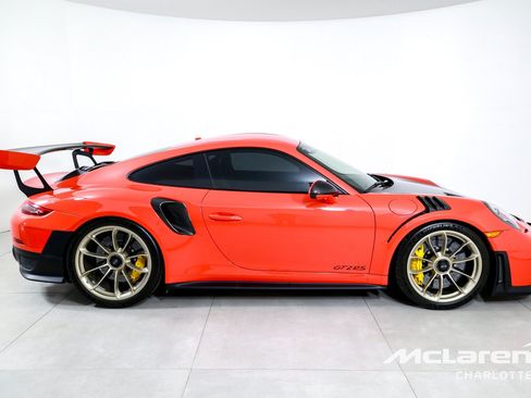 Used 2018 Porsche 911 GT2 RS RWD image 9
