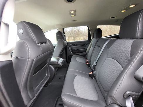 Used 2017 Chevrolet Traverse LT w/ Style and Technology Package image 17