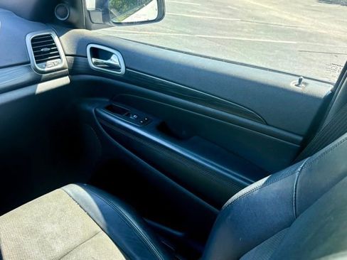 Used 2021 Jeep Grand Cherokee Laredo X image 26