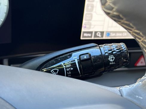 Used 2024 Hyundai Elantra SEL w/ Convenience Package image 37