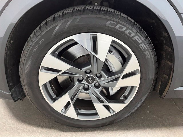 Used 2021 Audi e-tron Premium w/ Convenience Plus Package AWD/4WD image 28