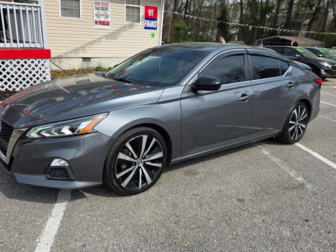 Used 2020 Nissan Altima 2.5 SR FWD image 2