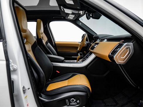 Used 2020 Land Rover Range Rover Sport SVR image 51