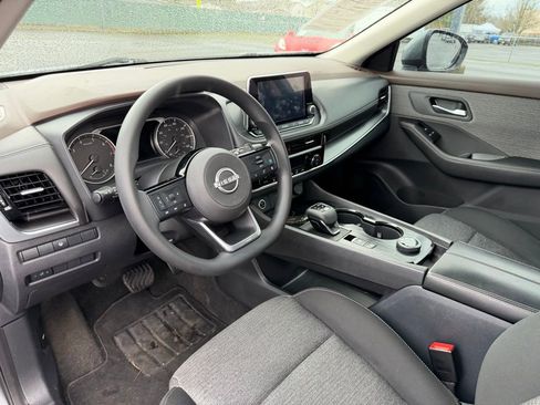 Used 2022 Nissan Rogue SV image 18