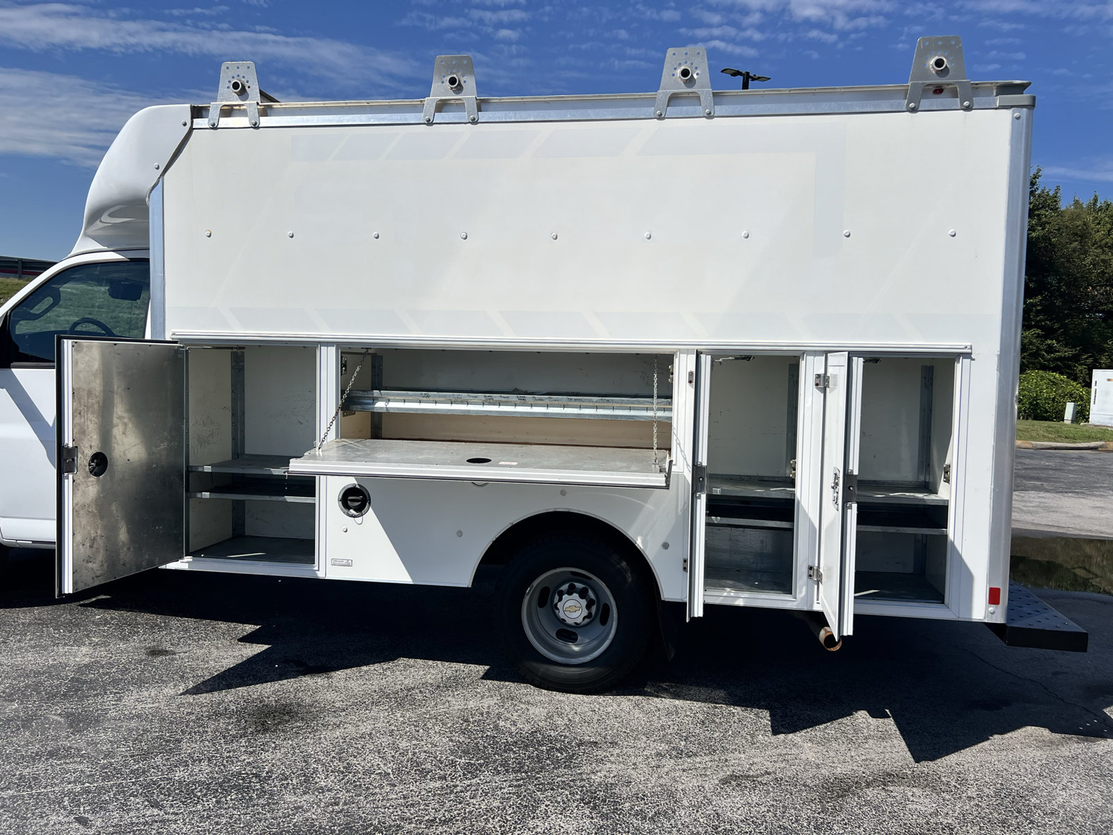 Used 2020 Chevrolet Express 3500 w/ Power Convenience Package RWD image 5