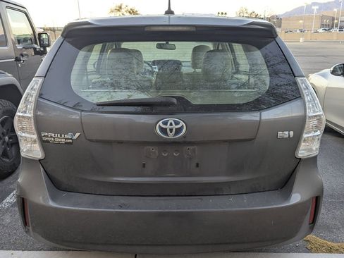 Used 2013 Toyota Prius V Five image 5