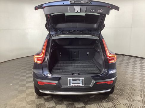 Used 2021 Volvo XC40 T5 Momentum w/ Premium Package image 12