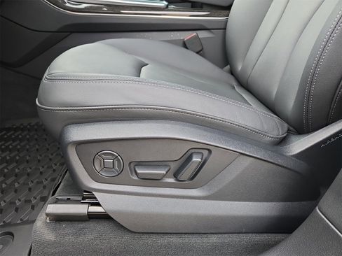 Certified 2025 Audi Q7 3.0T Premium image 17