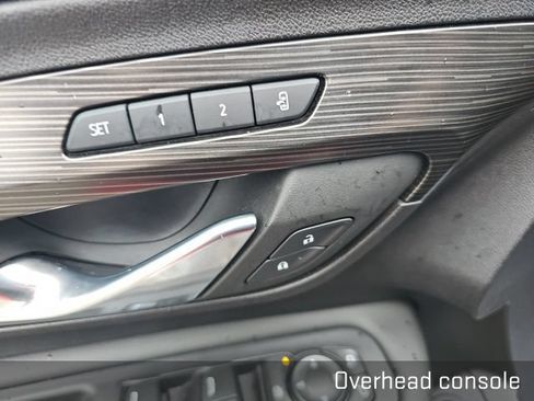 Used 2024 GMC Terrain SLT FWD image 38