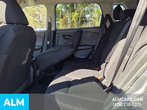 Used 2023 Nissan Rogue S image 5