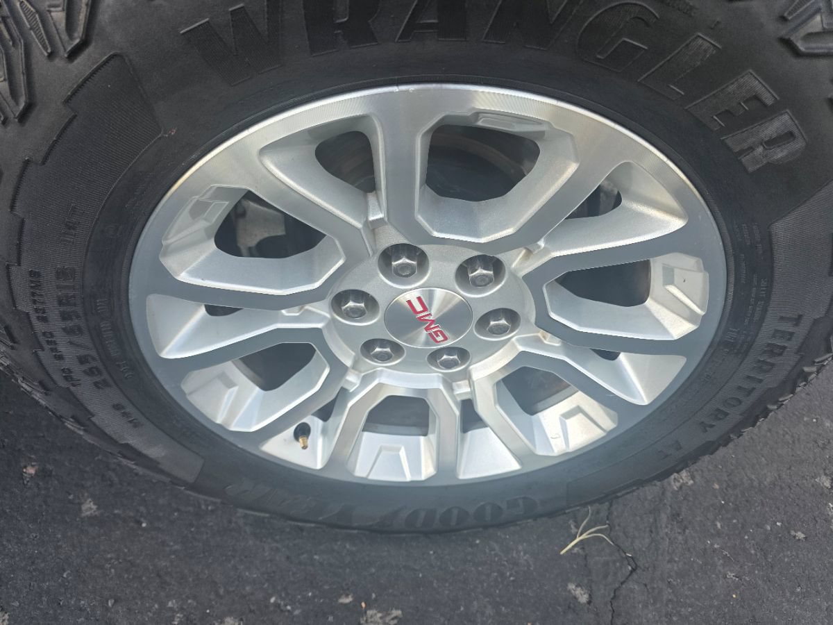 Used 2019 GMC Yukon XL SLT AWD/4WD image 16